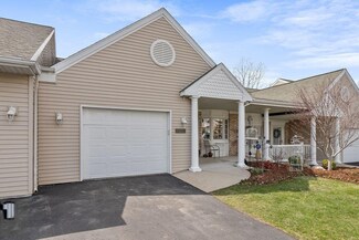 1092 Fountain View Cir, Holland, MI 49423