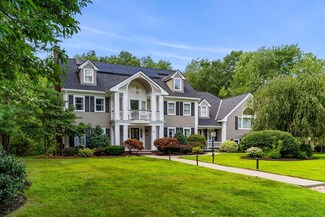 4 Fairway Dr, Andover, MA 01810