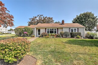 62 Sweetfern Rd, Warwick, RI 02888