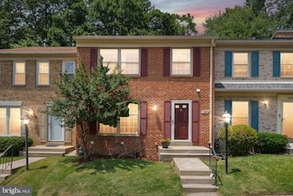 8008 Bethelen Woods Ln, Springfield, VA 22153