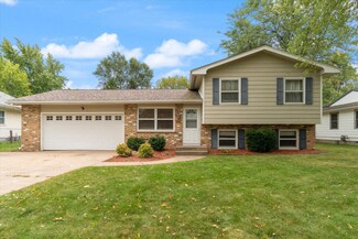 536 Lemon St N, Hudson, WI 54016
