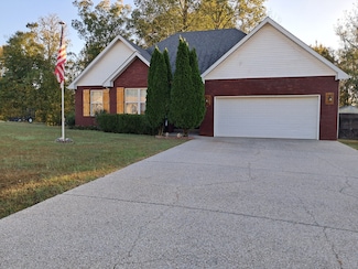 445 Marys Ln, Lafayette, TN 37083