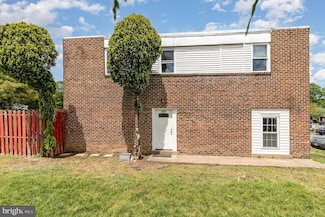 1231 Magnolia Ln, Herndon, VA 20170