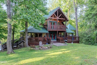 421 Laurel Ave, Gatlinburg, TN 37738