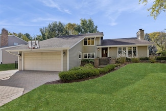 1116 Hidden Spring Dr, Naperville, IL 60540