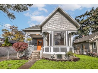 7811 SE Reedway St, Portland, OR 97206