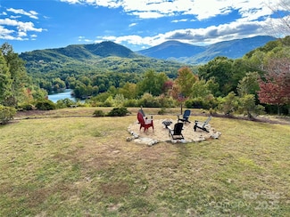 198 Sugarbush Point, Lake Lure, NC 28746