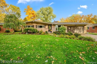 20351 Canal Dr, Grosse Ile, MI 48138