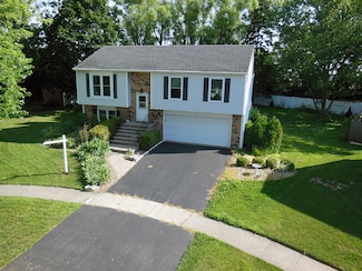 1348 Adams Ct, Saint Charles, IL 60174