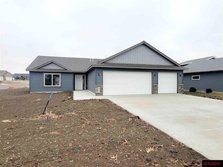 801 801 Oakwood Trail, Janesville, MN 56048