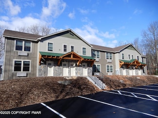 101 Brook Village Ct, Swiftwater, PA 18370