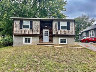 2816 Sanford Ave, Alton, IL 62002