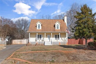 5463 Moravian Heights Ln, Clemmons, NC 27012