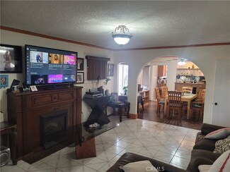 1817 W 38th St, Los Angeles, CA 90062