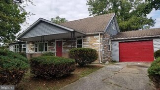 1706 Glenside Dr, Harrisburg, PA 17109