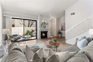 22259 1/4 Erwin St, Los Angeles, CA 91367
