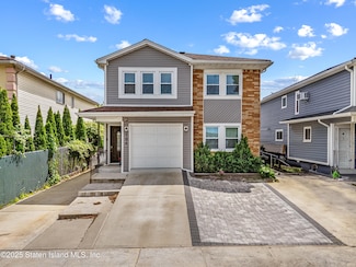 104 Amador St, Staten Island, NY 10303