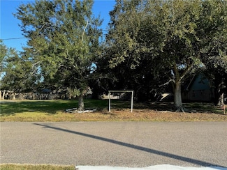 127 Dixie Dr, Bayou Gauche, LA 70030