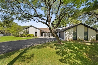 105 Palos Verdes Dr, Lakeway, TX 78734