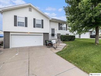 15717 Redwood St, Omaha, NE 68136