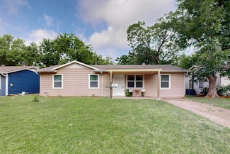 823 Collin Dr, Euless, TX 76039