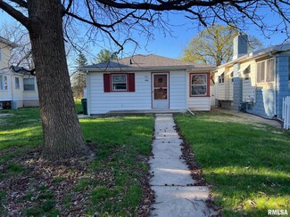 1924 W Clarke Ave, West Peoria, IL 61604