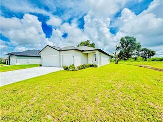 9011 Penny Cir, Port Labelle, FL 33935