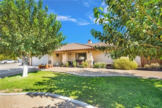 7067 El Cajon Dr, Hesperia, CA 92345