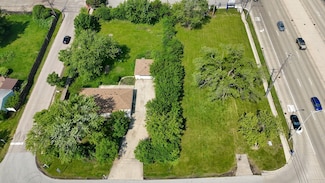 1180 Apple St, Hoffman Estates, IL 60169