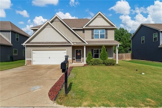 51 New Castle Dr, Phenix City, AL 36870
