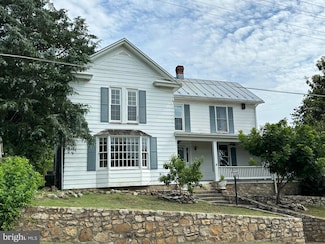 422 Mechanic St, Luray, VA 22835