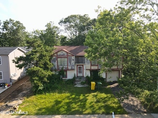 1221 Medina Rd, Lakewood, NJ 08701