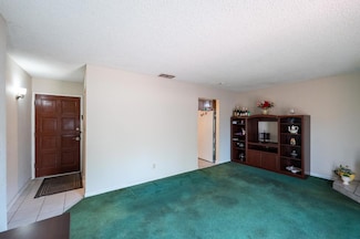 859 11th St, Sanger, CA 93657