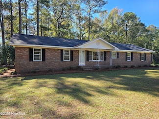 75 Pineland Woods Dr, Whiteville, NC 28472