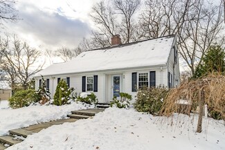 45 Hickory Cliff Rd, Newton Upper Falls, MA 02464