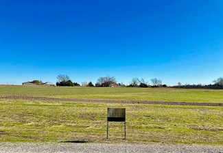 3 S Cypress St, Derby, KS 67037