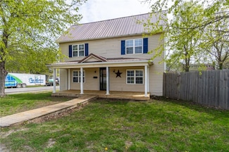 111 N Maple St, Gallatin, MO 64640