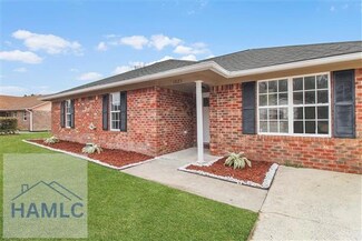 1025 Barley Dr, Hinesville, GA 31313