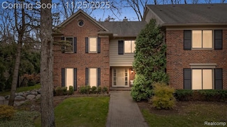63 Barden Ct, Bloomfield Hills, MI 48304