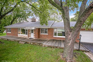 8620 W 75th St, Justice, IL 60458