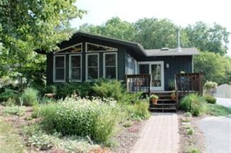 W9066 Lakeview Dr, Cambridge, WI 53523