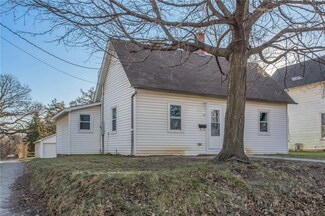 100 N Oak Park Ave, Colfax, IA 50054