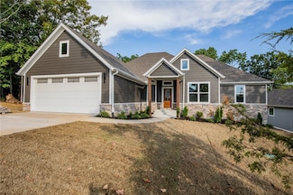 19 Nairn Ln, Bella Vista, AR 72715