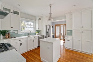 73 Halliday St, Roslindale, MA 02131