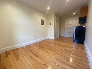302 Newbury St Unit 10, Boston, MA 02115