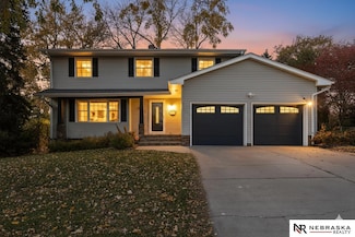 574 S 126th St, Omaha, NE 68154