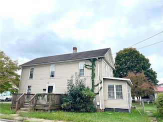 302 High St, Saint Marys, WV 26170