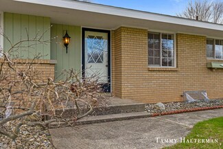 1552 Kinney Ave NW, Grand Rapids, MI 49534
