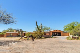 10200 E Placita Cresta Mia, Tucson, AZ 85749