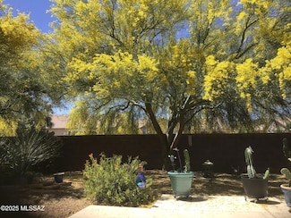 9367 N Sombrero Canyon Dr, Tucson, AZ 85743